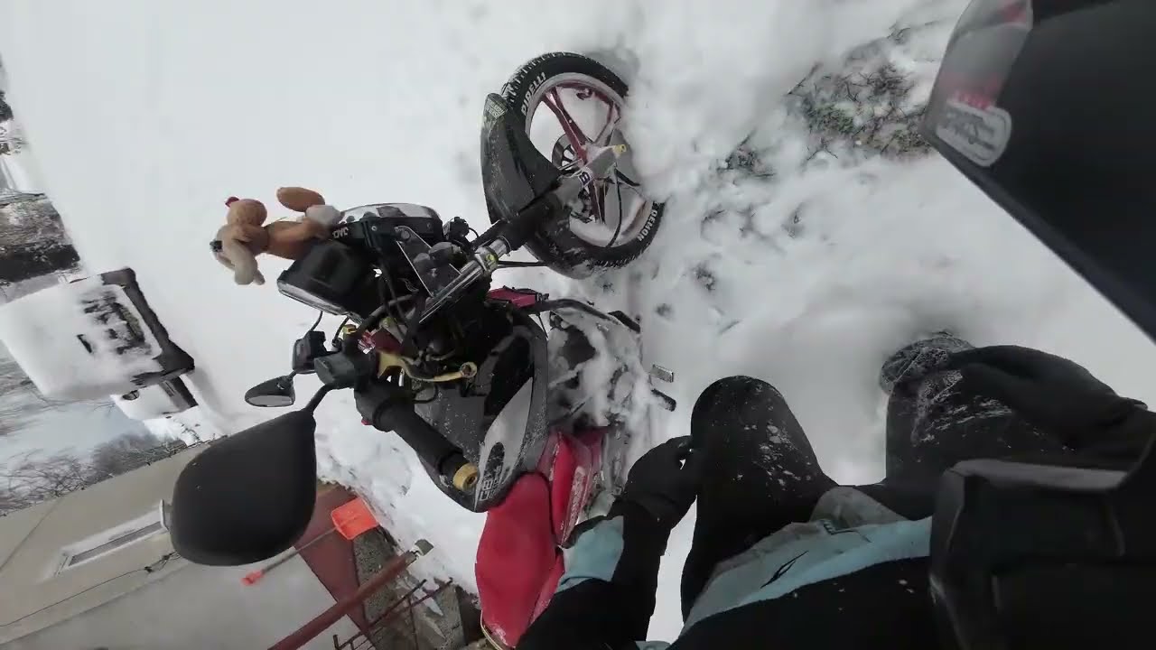 Długie zabawy na śniegu z ŁAŃCUCHAMI na kole! I mała awaria... - GB Street 140cc MRF