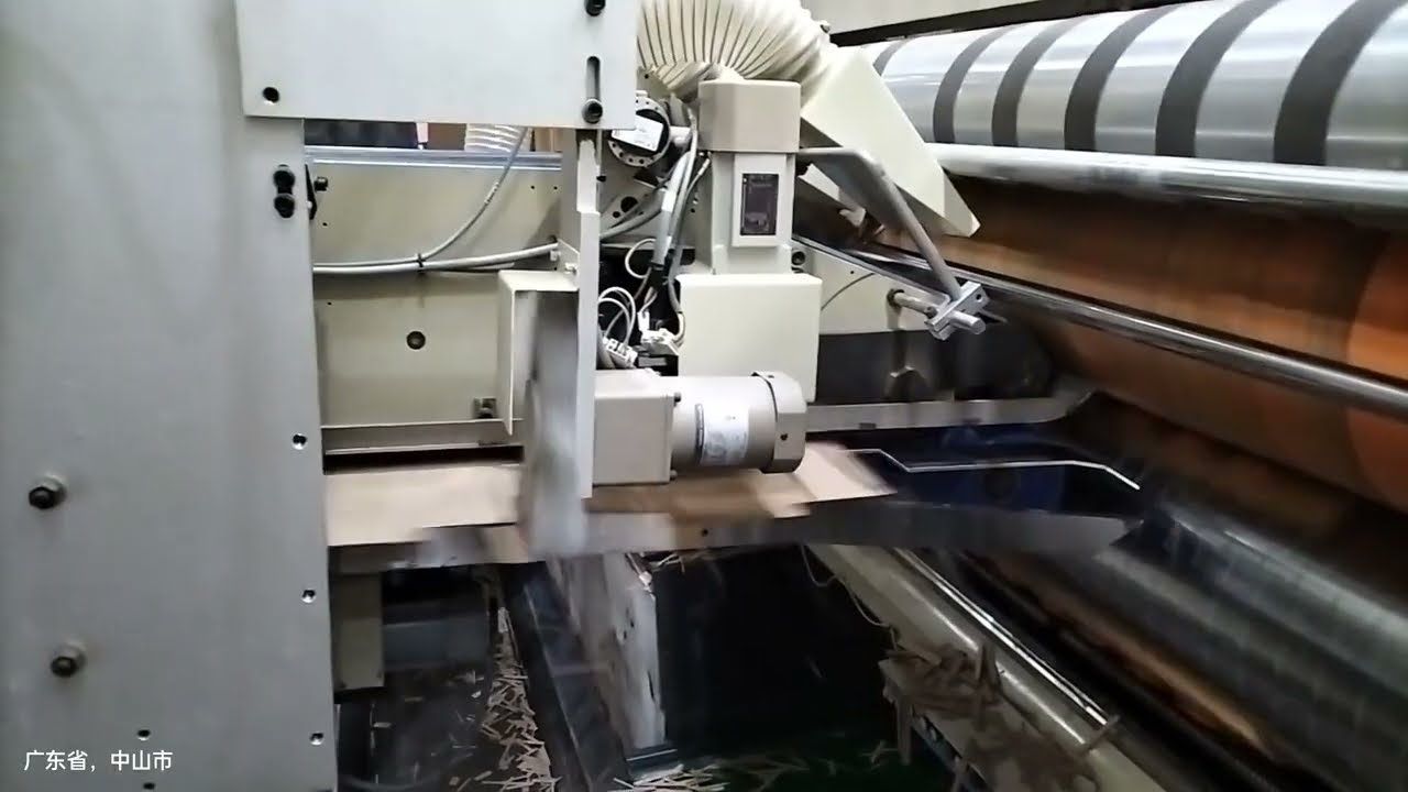 Double exit from the rotary die-cutting section on FFG