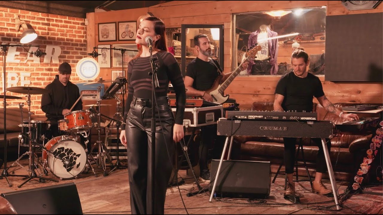 Sade - No Ordinary Love (Live cover session by Alexandra Miller)