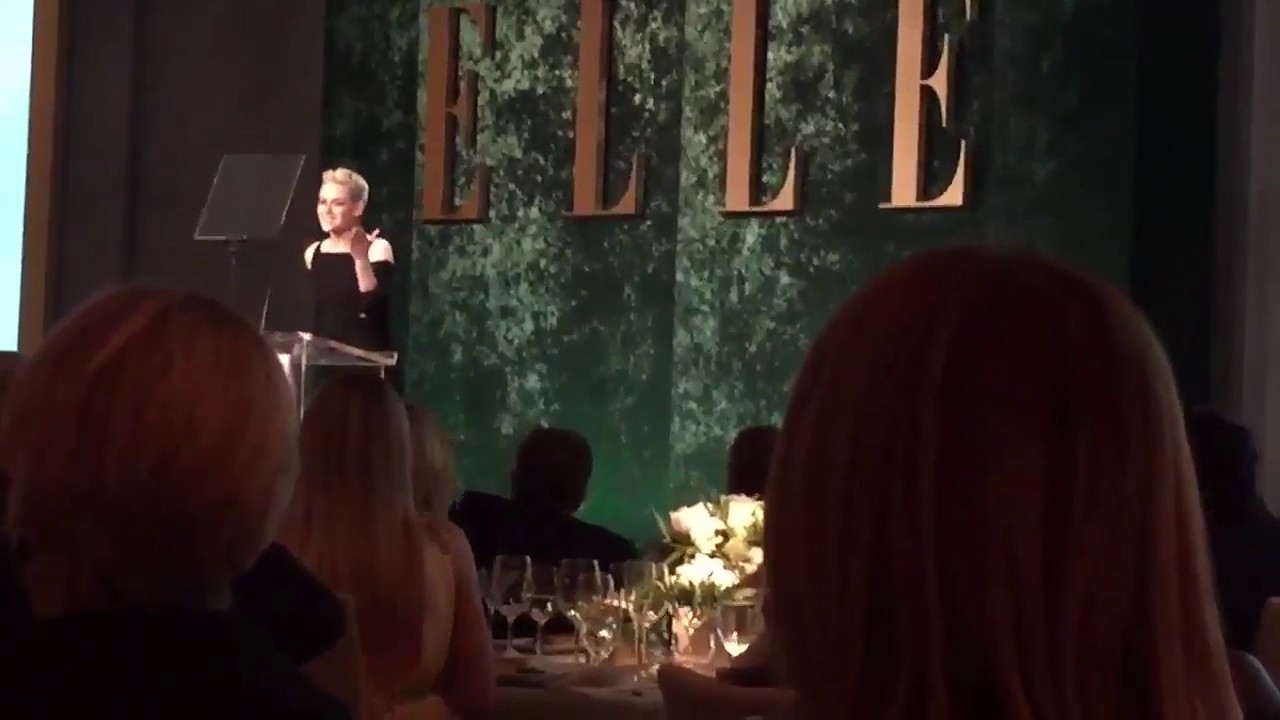 Dakota Fanning Honoring Kristen Stewart - ELLE WIH [Chris Gardner Twiiter]