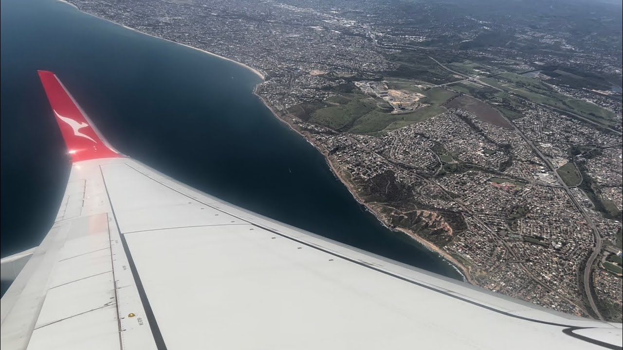 Beautiful Ocean Views Departing Adelaide - Qantas Boeing 737-800