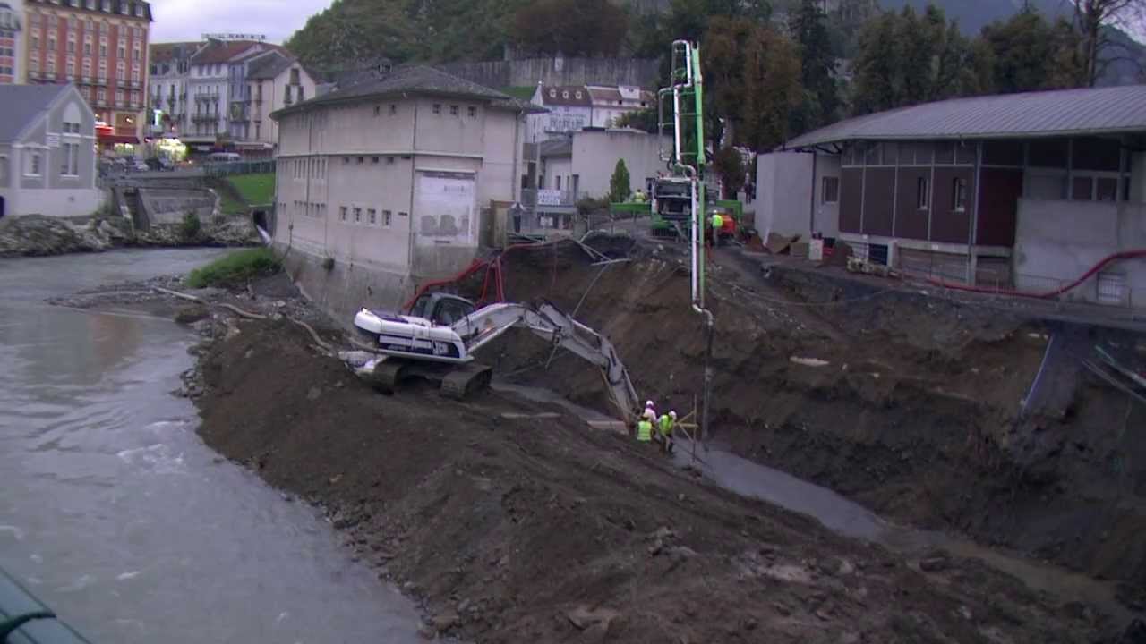 Reportage / Lourdes après les inondations 2013 - reconstruction de la berge du Sanctuaire (part 2)