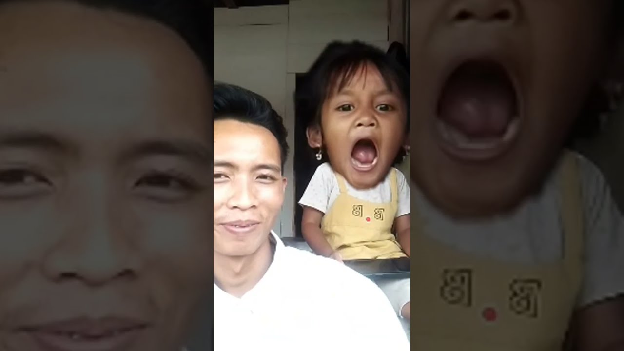si ceking lagi jualan telur gulung. pempek. gorengan & es gaes. 😱 (riweh ku budak aslina) 👻