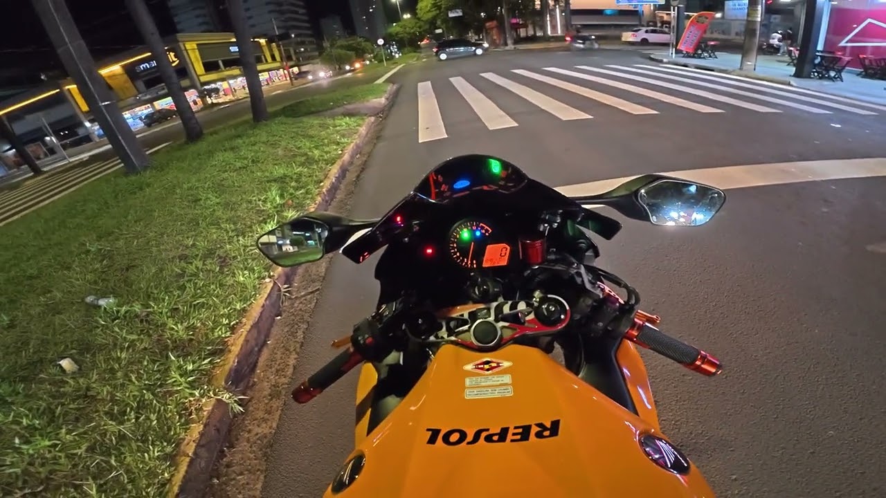 EM BUSCA DO HAMBÚRGUER DA PROMOÇÃO