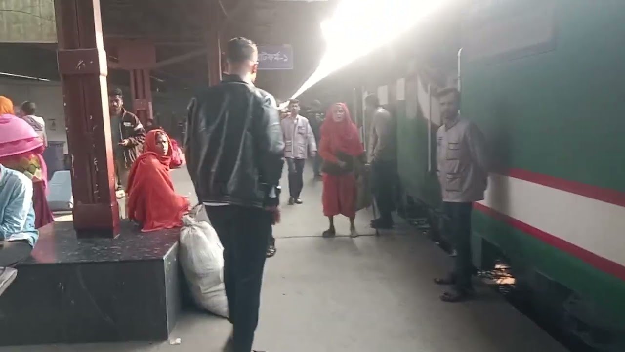 হ্যালো গাইজ পঞ্চগড় এক্সপ্রেস এই মুহূর্তে এসেচে আপনাদের দেখানোর চেষ্টা করছে 