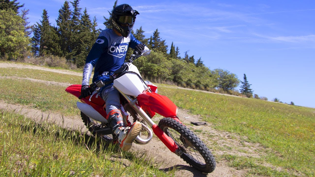 SAQUÉ LA HONDA CR 125 AL CAMPO