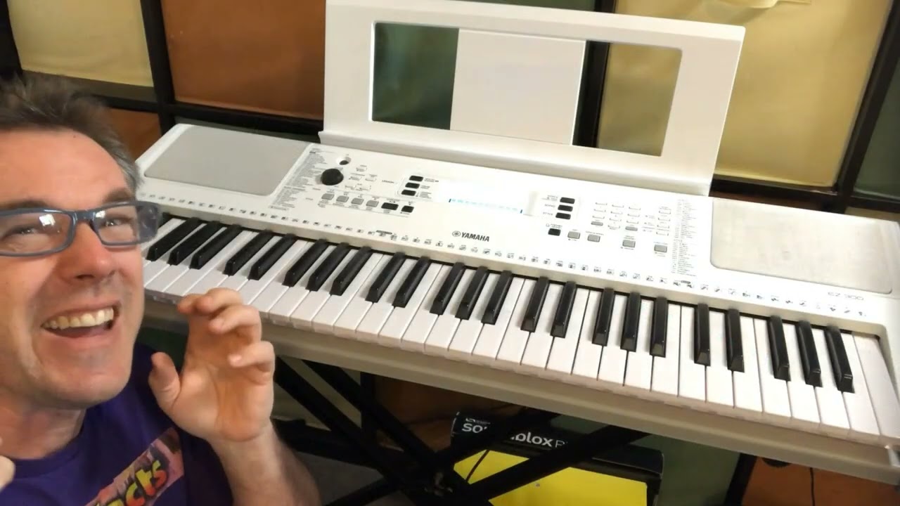 Yamaha EZ-300: Учитель фортепиано без учителя, синтезатор без синтезатора!