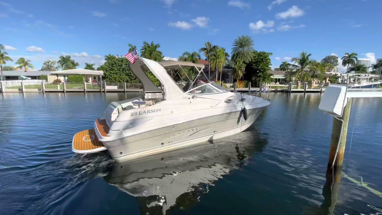2008 Larson 260 Cabrio w/2004 Volvo Penta 5.7Liter, 350Horsepower (100 Hours) Hallandale Beach, FL