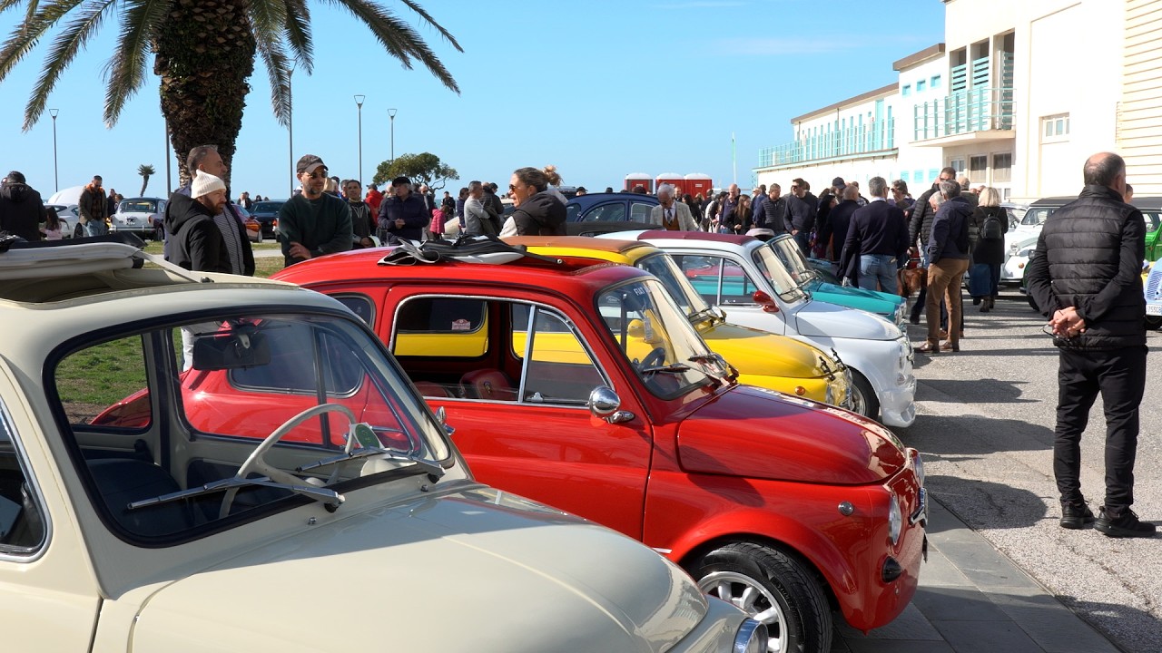 Coriandoli e motori in piazza Maria Luisa
