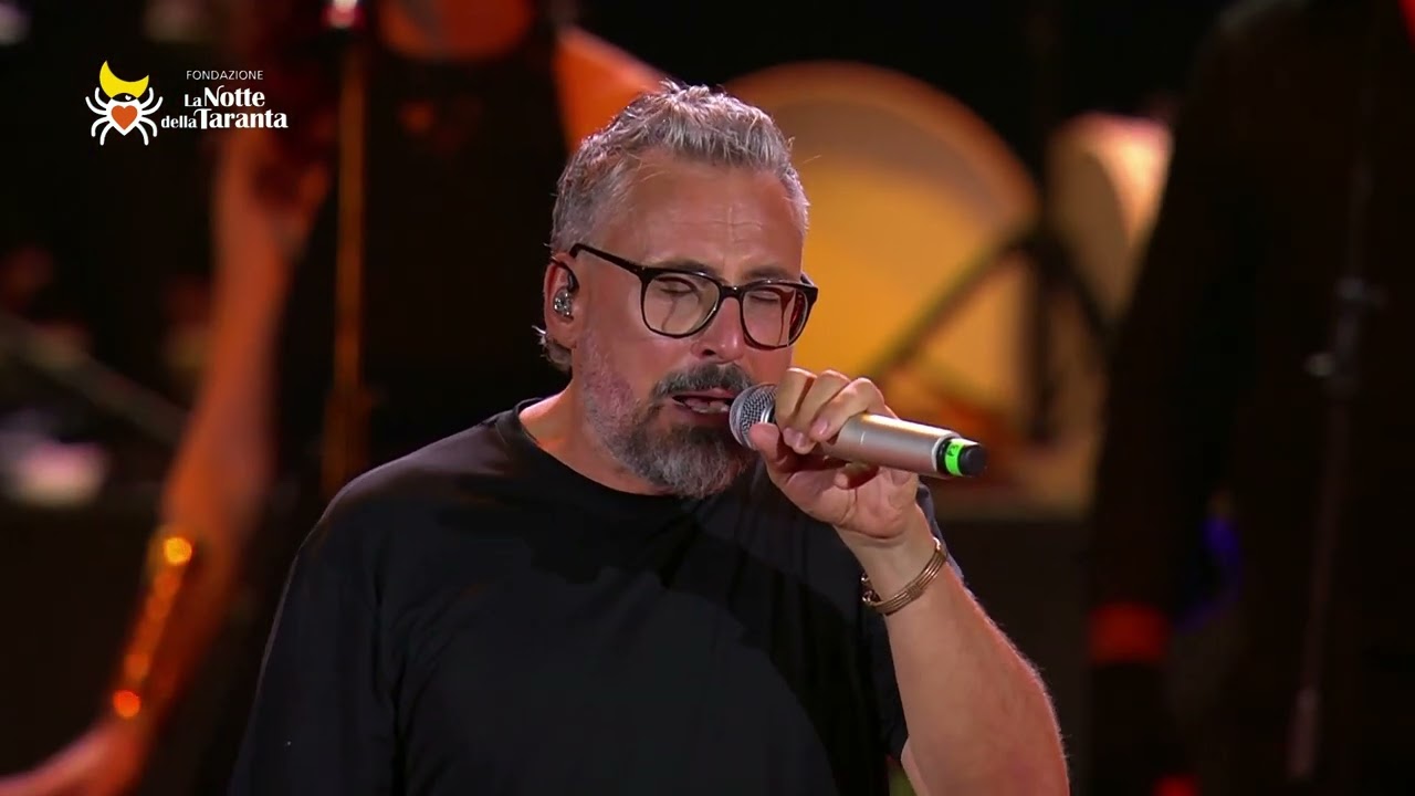 La Notte della Taranta 2023 - AREMU RINDINEDDHA canto in grico - Brunori Sas