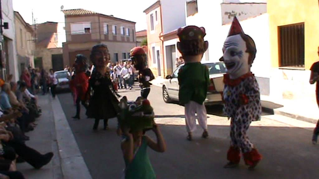 Fiesta mayor en Remolinos, Zaragoza: con visita de los cabezudos