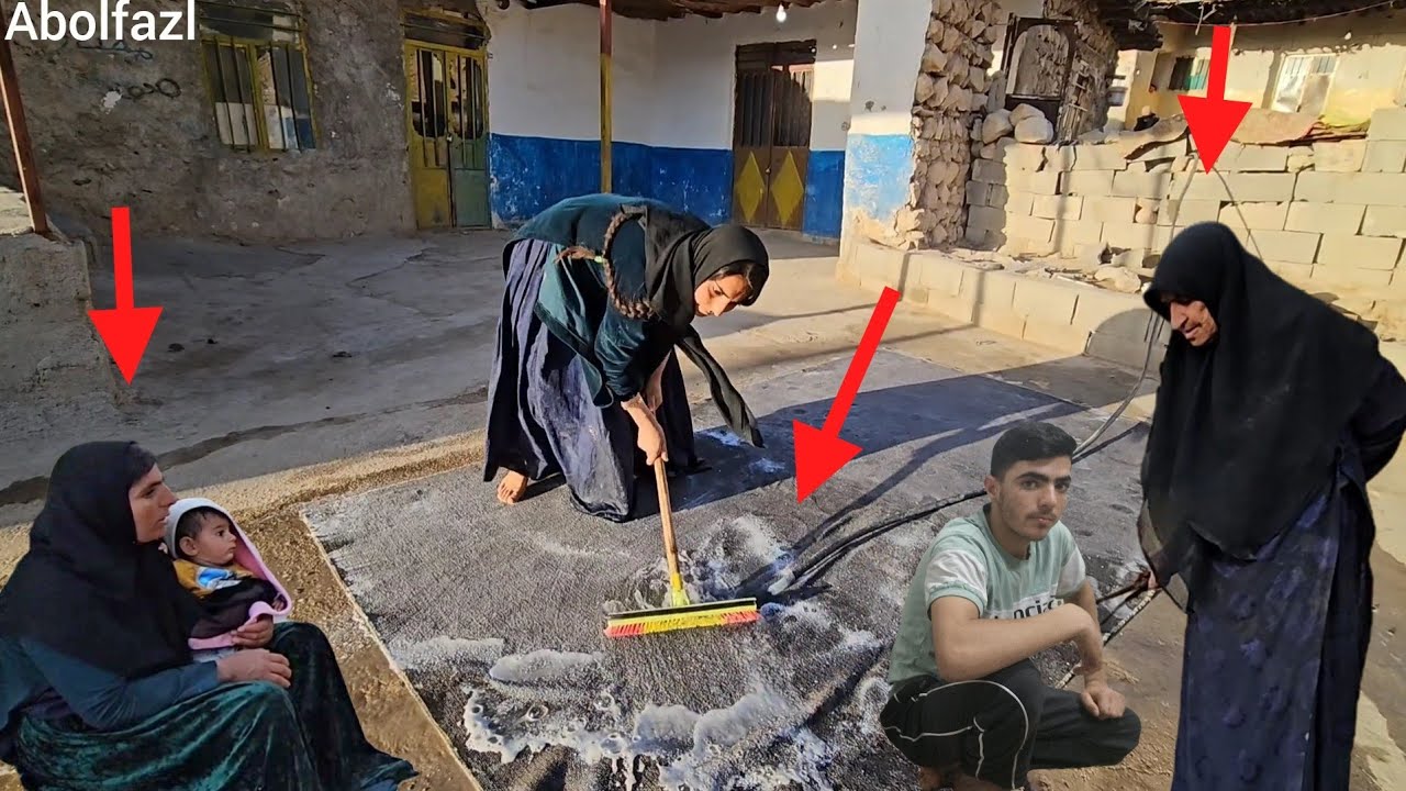 Washing carpets in the village with many difficulties, compared to living with a grandmother