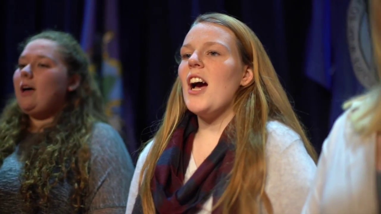 UNE Students Sing Bint Bladi in Tangier, Morocco