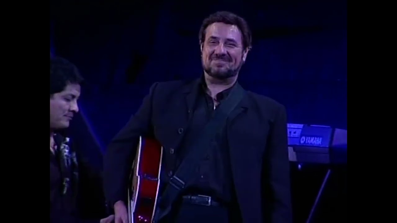 Emilio José canta Soledad en la Gala de Radio SOL del año 2007 en el Teatro Gran Vía.