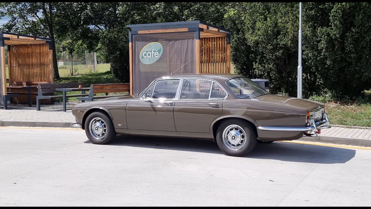1972 Jaguar XJ12 5.3 series 1 driving/acceleration