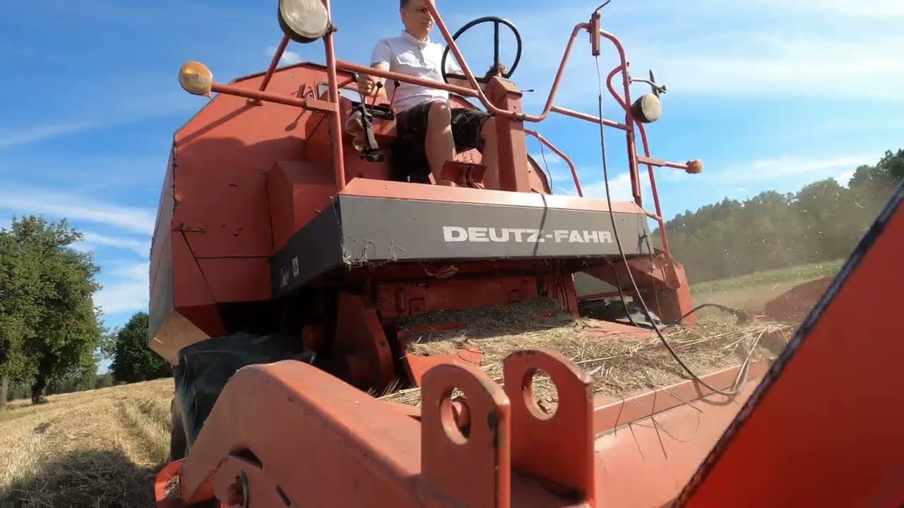 Praca kombajnu Deutz-Fahr M900 z różnych perspektyw