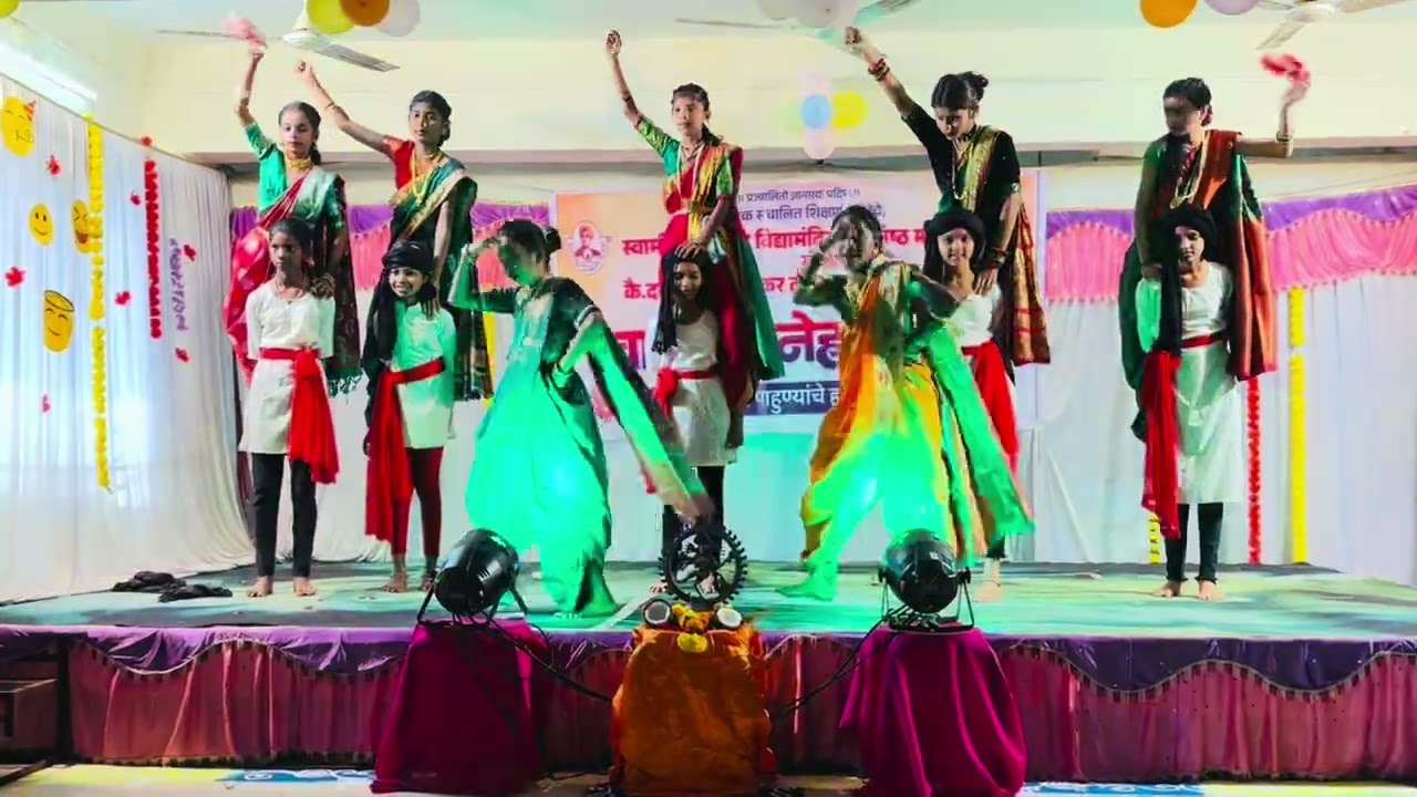 Mazya dhavalya ni pavalyachi jodi remix Dance song Gathering Swami Vivekanand School Wada 