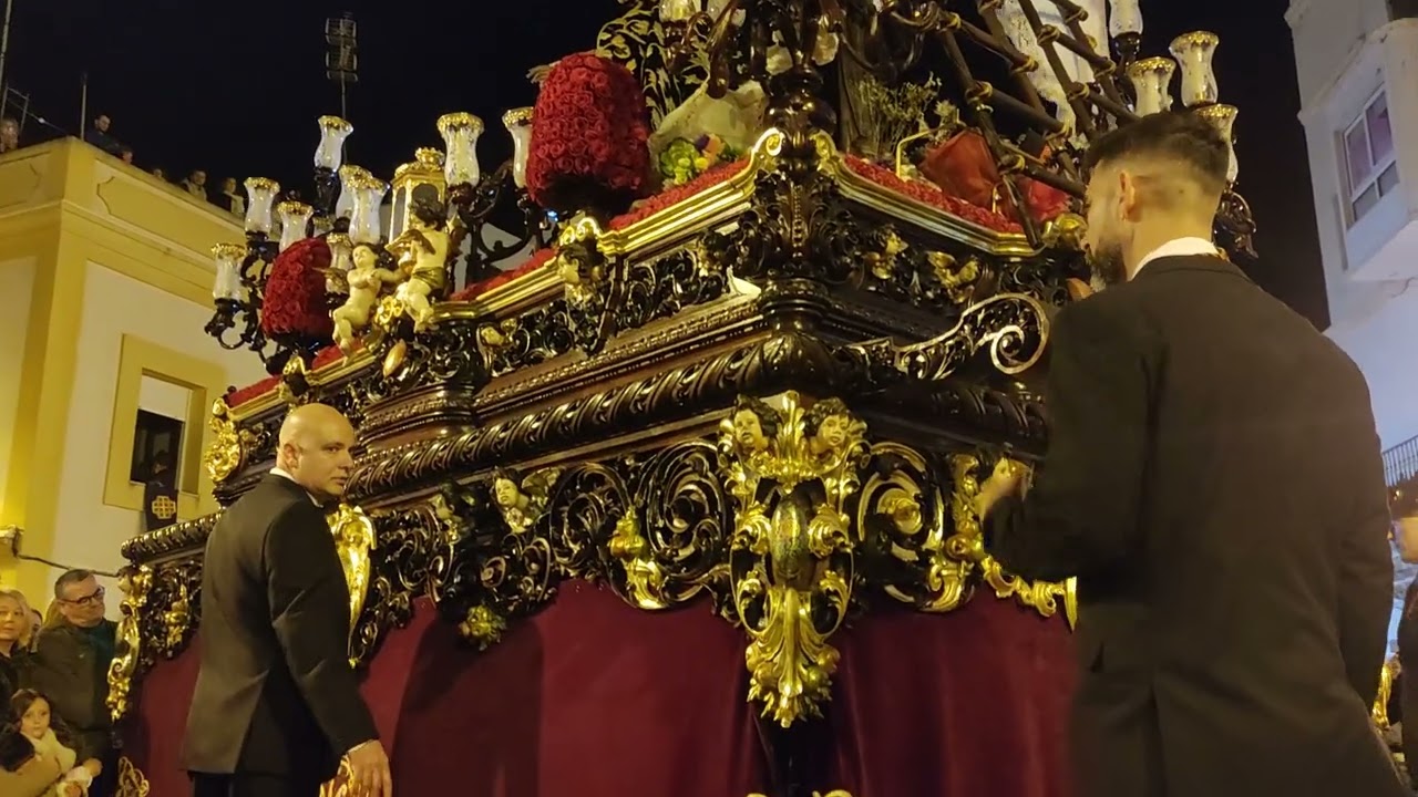 Jueves Santo. Recogida de Los Dolores a al son de 'Campanilleros'. Rota 2024
