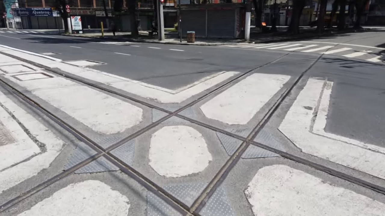 Cruzamentos de trilhos de bonde e VLT em Santos, resta agora o AMV