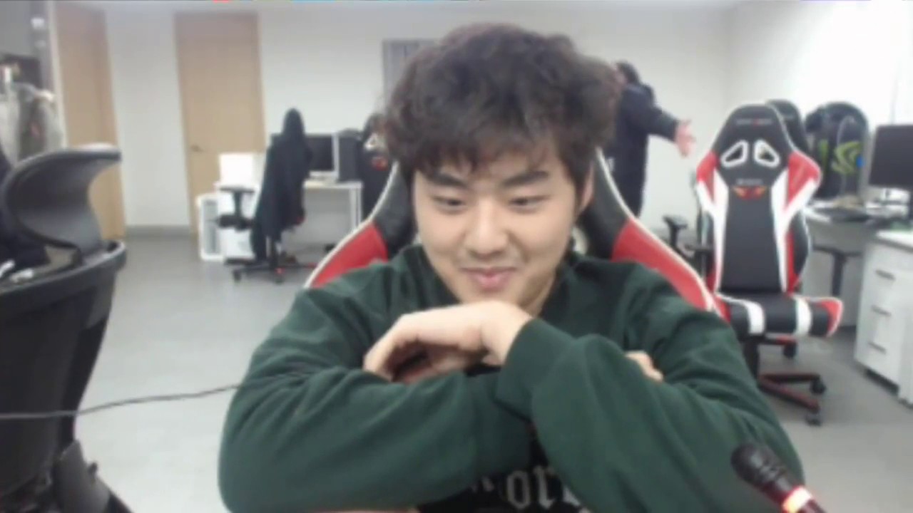 SKT Bang vs SKT Huni 1v1 on Lucian - And joy of Huni