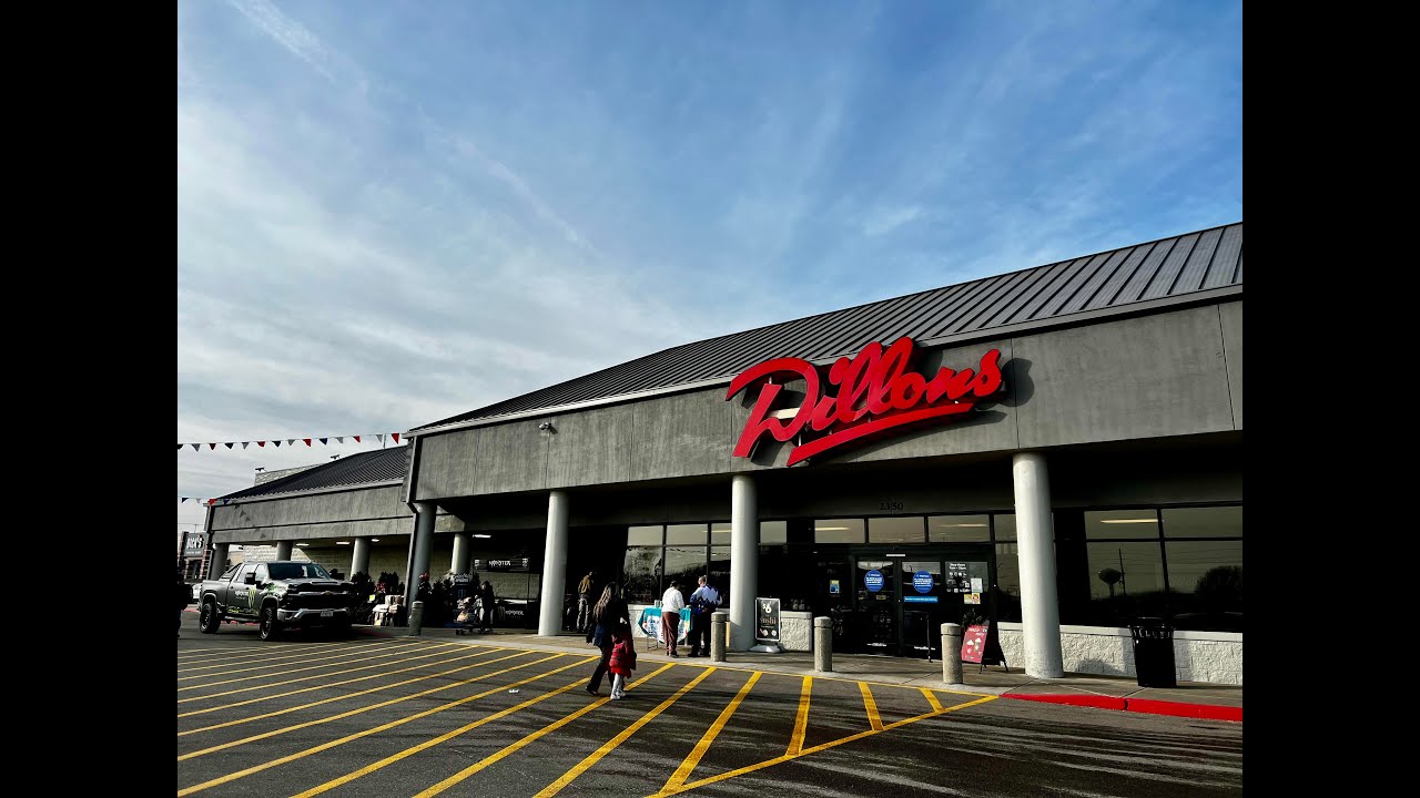 Сеть супермаркетов Dillons на Planet Ave отпраздновала обновление своего облика торжественным отк...