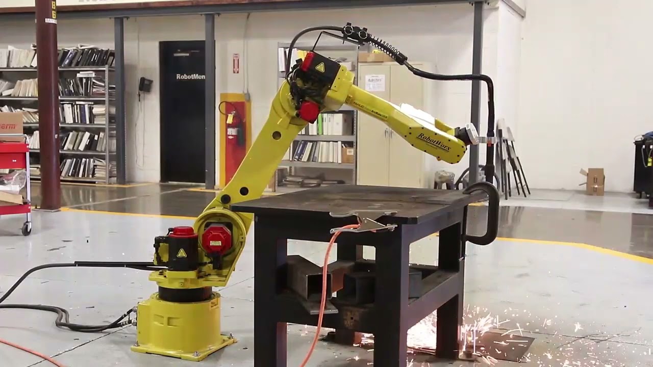 Fanuc ArcMate 120iB   Plasma Cutting Robot