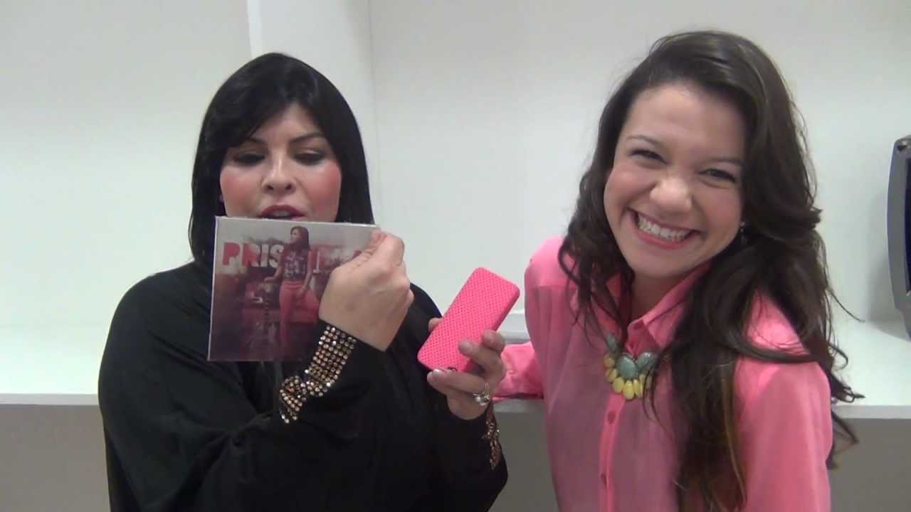 fofocantora Priscila Alcantara