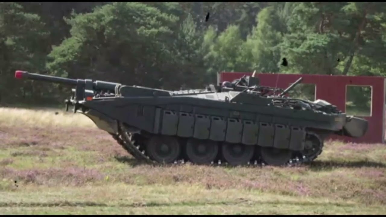 When Tanks Were Built for Survival – Rare WWII Tank Assembly Scene