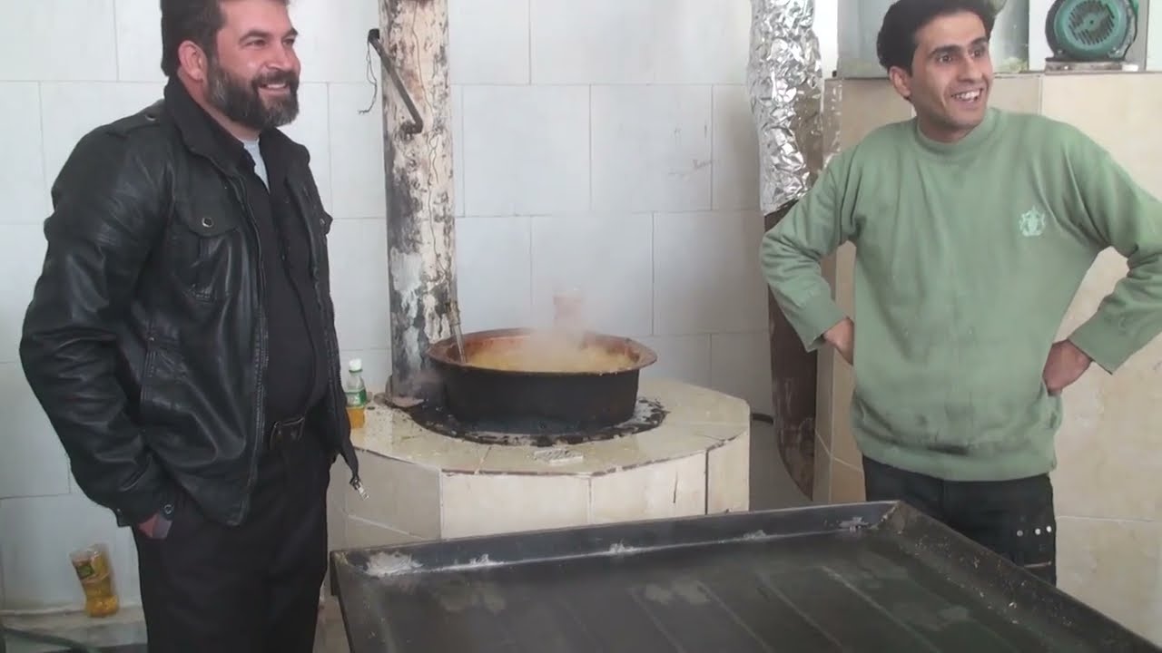 Iran - Day 5 - Isfahan - سوهان ورقه‌ای Sohân-e varaqei I Иран - День 5 - Исфахан - готовка сладостей