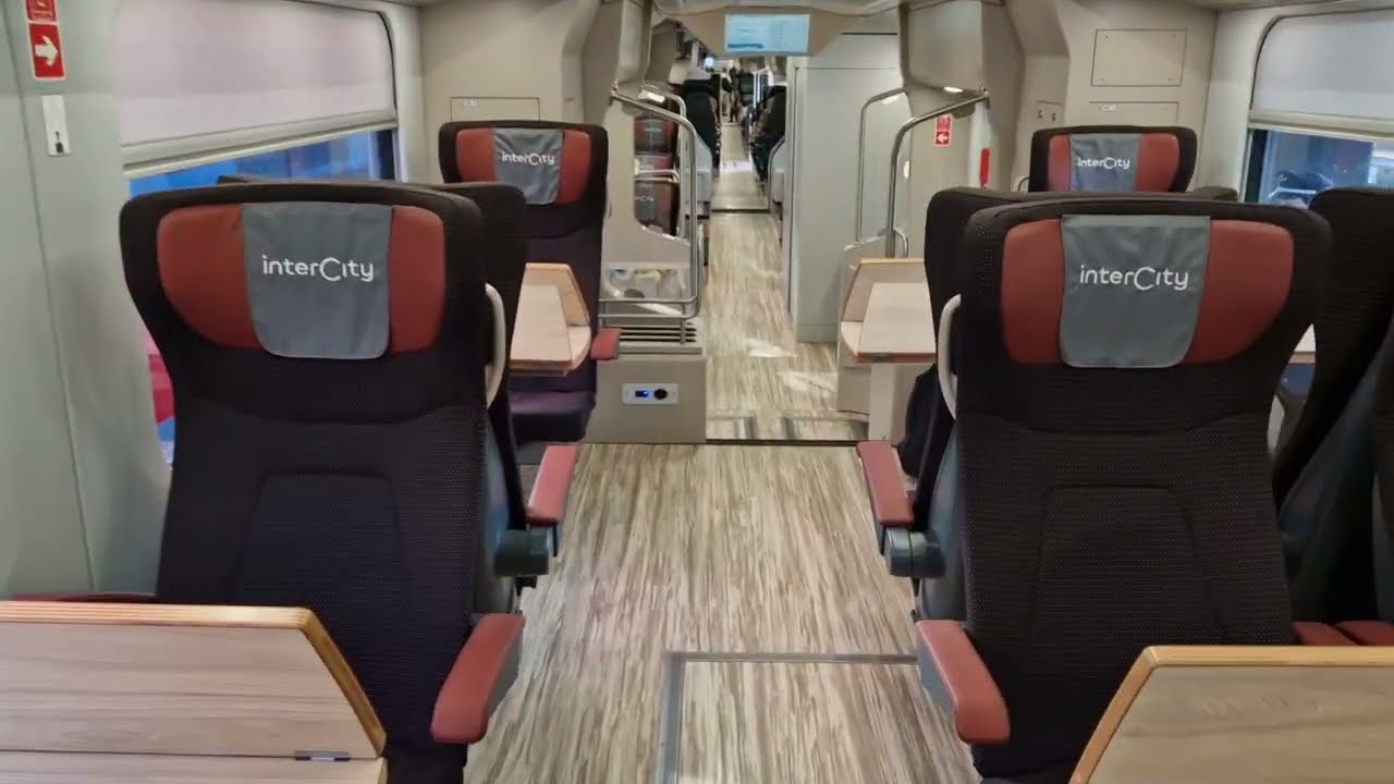 Interni treno ibrido Blues HTR 412 InterCity