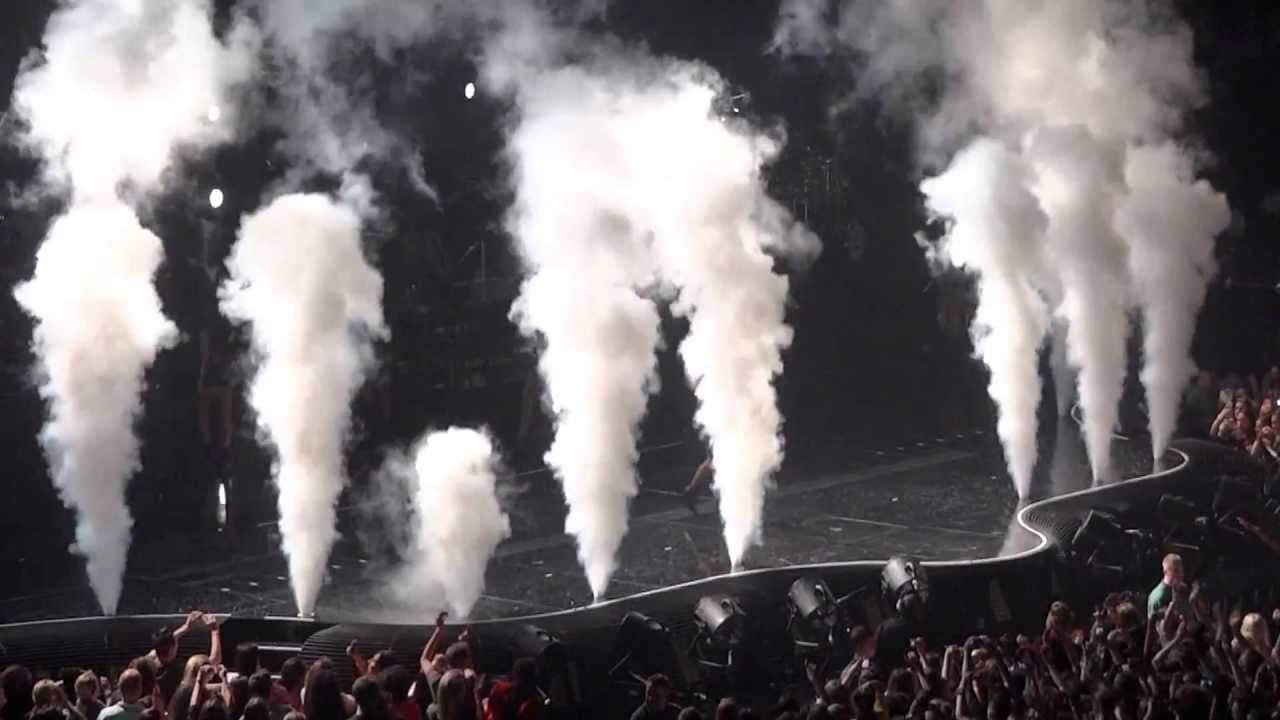 Beyonce - Mrs Carter World Tour -Crazy in love/Single ladies (put a ring on it)