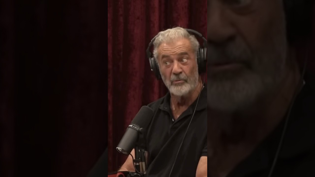 Mel Gibson talks about Mark Wahlberg&rsquo;s sick dark side 🤣