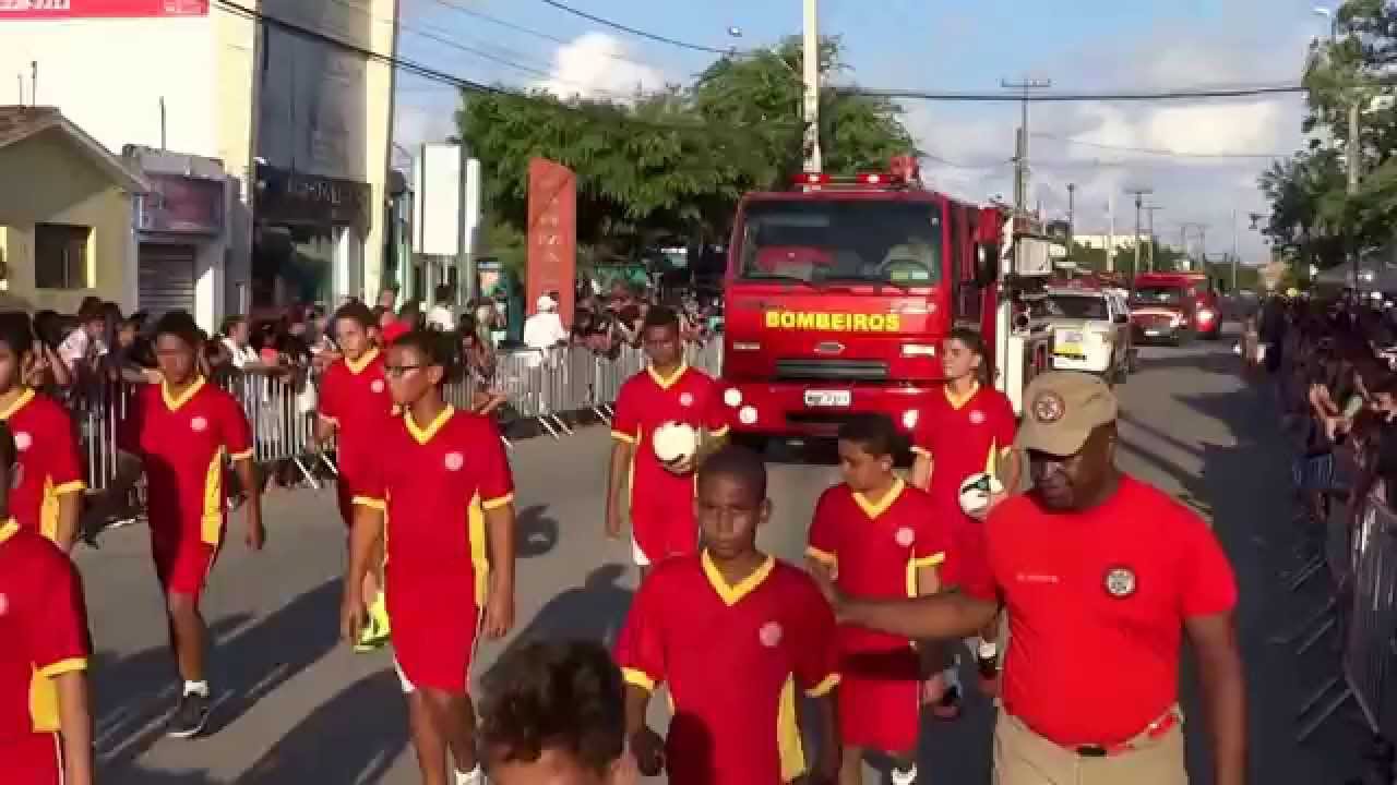 DESFILE CÍVICO-MILITAR EM CABEDELO