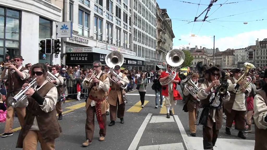 SUISSE - TURISMO - Carnaval de Lausanne - Mai 2014 - Cortège complet