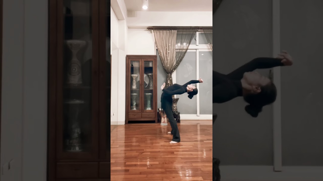 Body Control 💙專注力量的延伸換一個角度的控制rolling🫨#rolling  #IvetaStyle#Fusion#OrientalDance#Bellydance