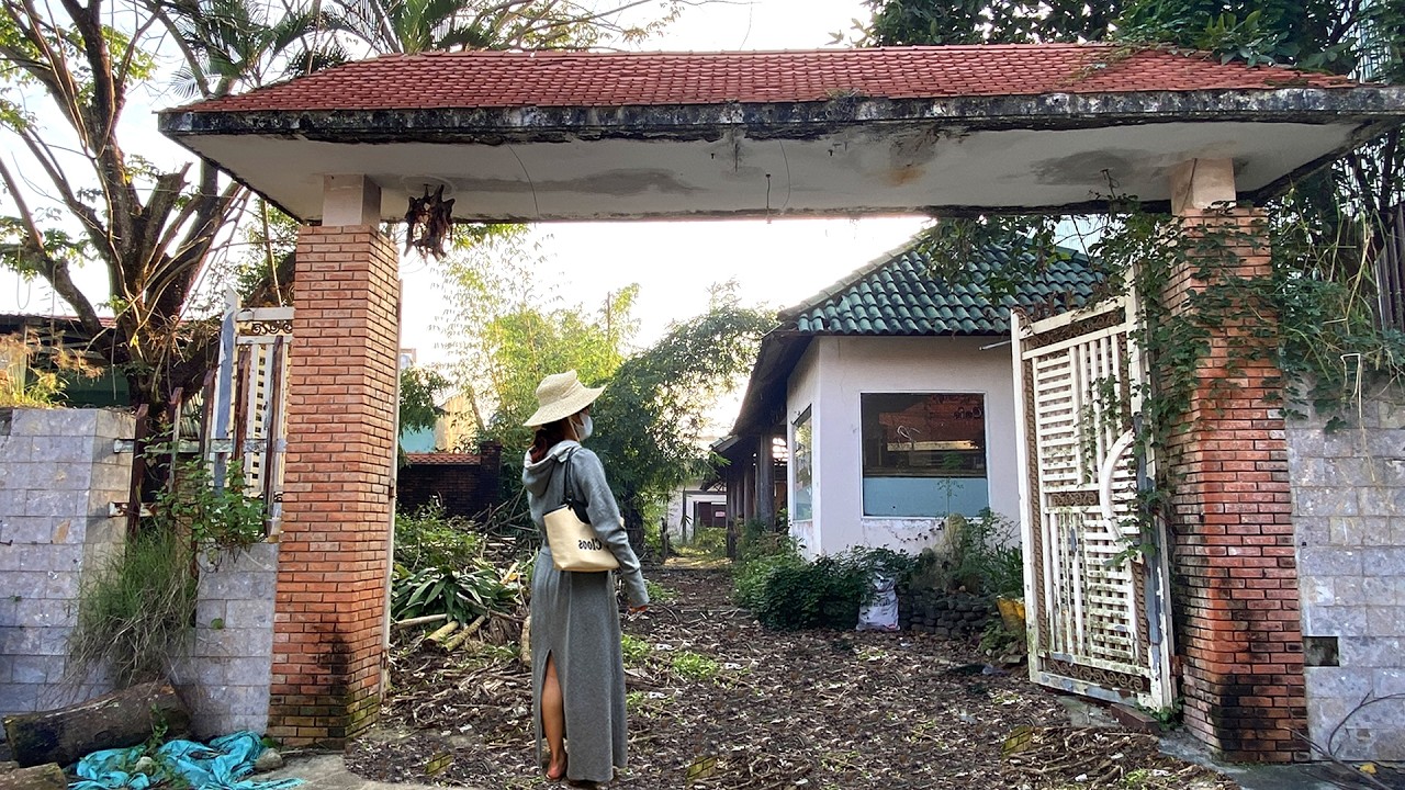 She bought an Abandoned Restaurant for just $8,000, completely renovated it, and made a HUGE profit.