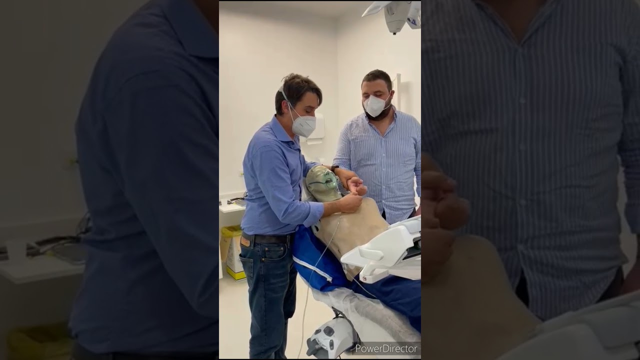 Simulazione di GESTIONE DI UN EMERGENZA all'interno di uno studio ODONTOIATRICO con ABCDE
