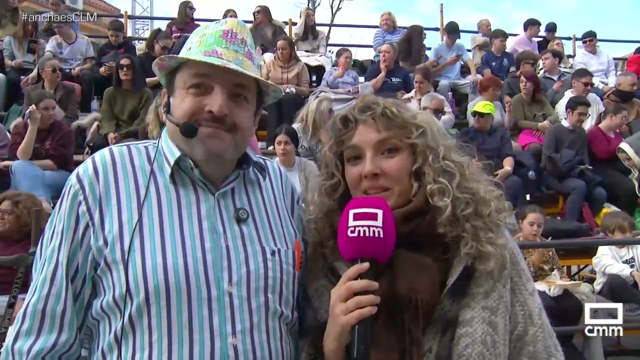 Desfile de carrozas en el martes del ofertorio de Herencia