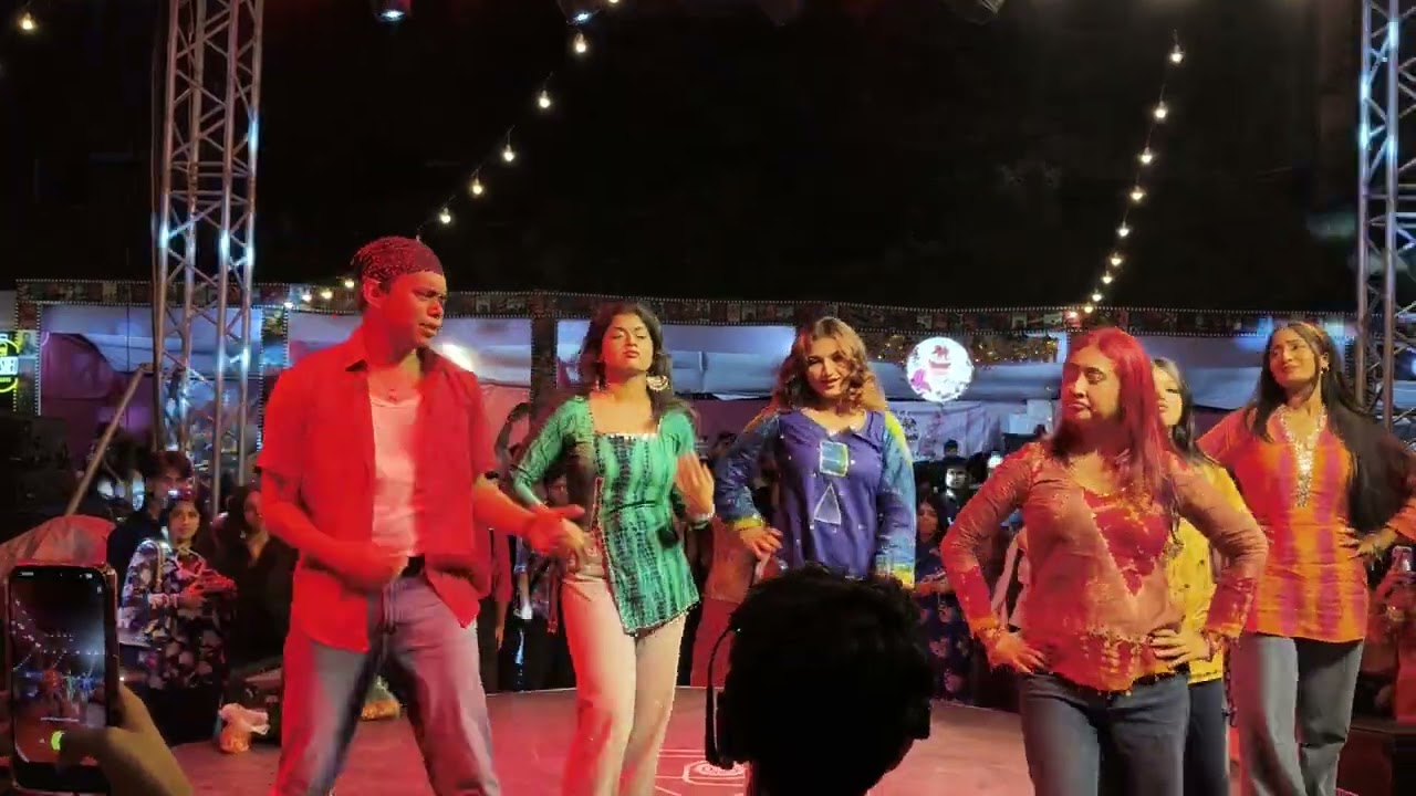 Chumki is walking alone, Modern Bengali dance performance by 