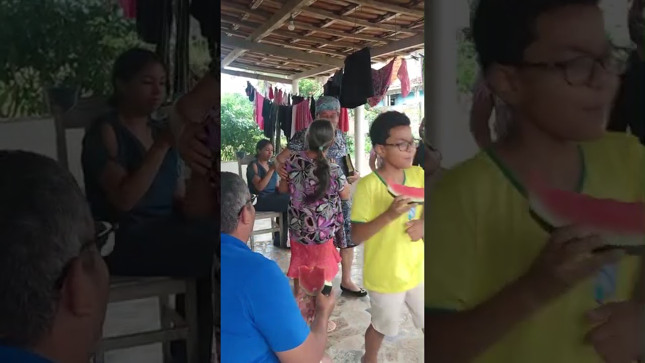 Narinho vestido de mãe