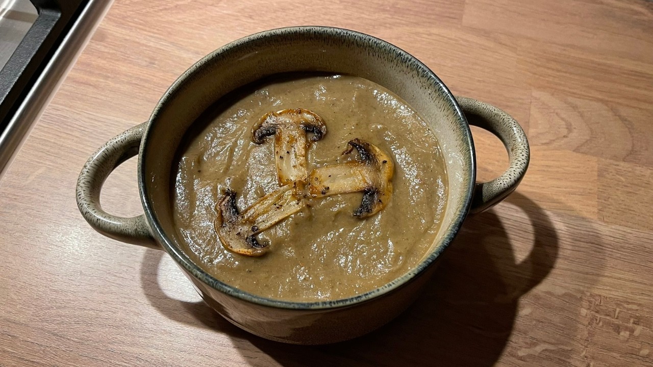 Supă Cremă de Ciuperci – Delicioasă și Bună pentru Imunitate 🍄💪