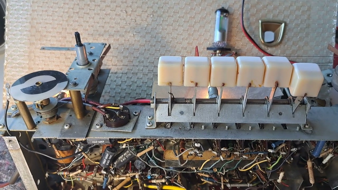Philips BSF 543A ensisoitto uudella EL84 putkella.
