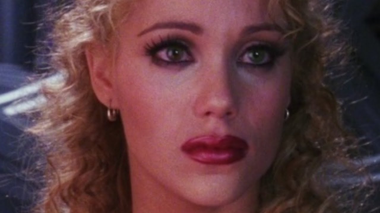 Ahora Entendemos Por Qué Hollywood Rechazó A Elizabeth Berkley