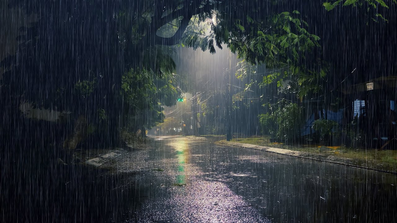 The Sound of Extremely Heavy Rain Helps Relax and Sleep Well 🌧️ Midnight on a Quiet Rainy Road