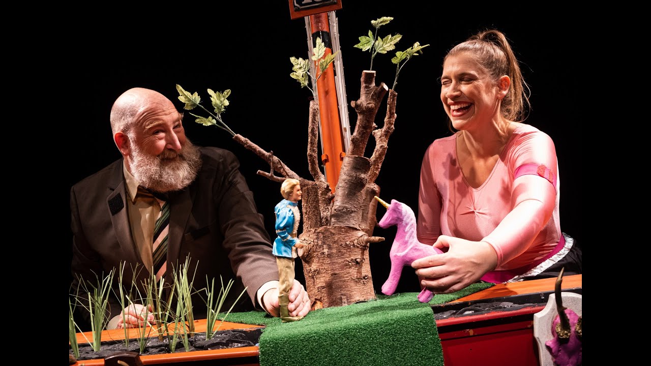 Flora und der Baum - Trailer