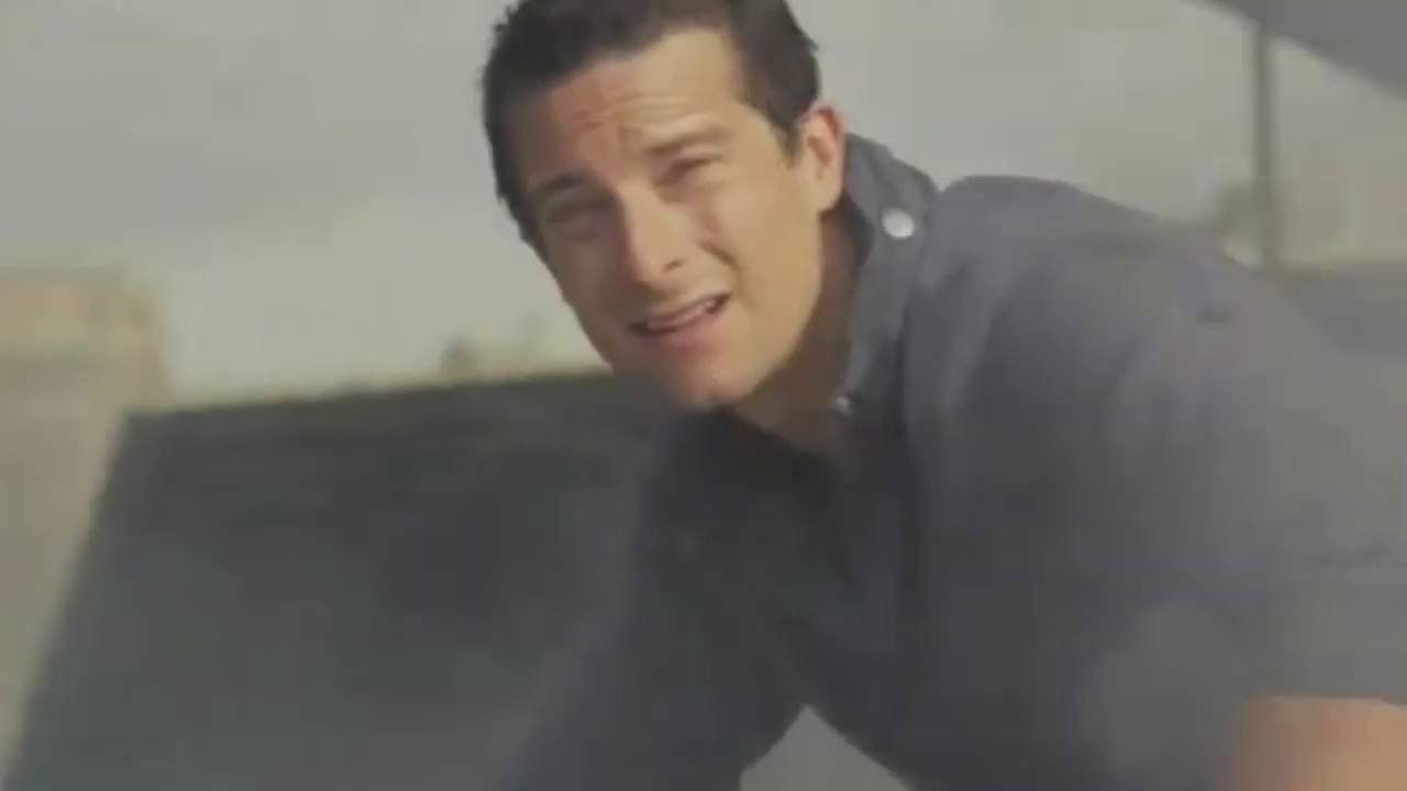 Bear Grylls dice che soffiarsi il naso è pericoloso