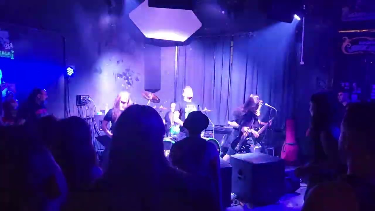 HEAD − Corona de barro  − 10−10−25 − LA SALA LOUD music bar MORON