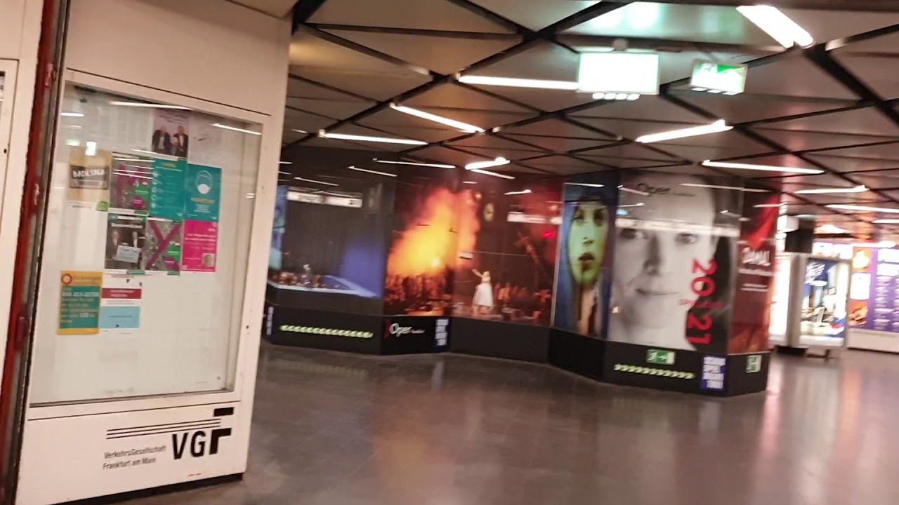 Aufzugstour im U-Bahnhof Willy-Brandt-Platz in Frankfurt am Main