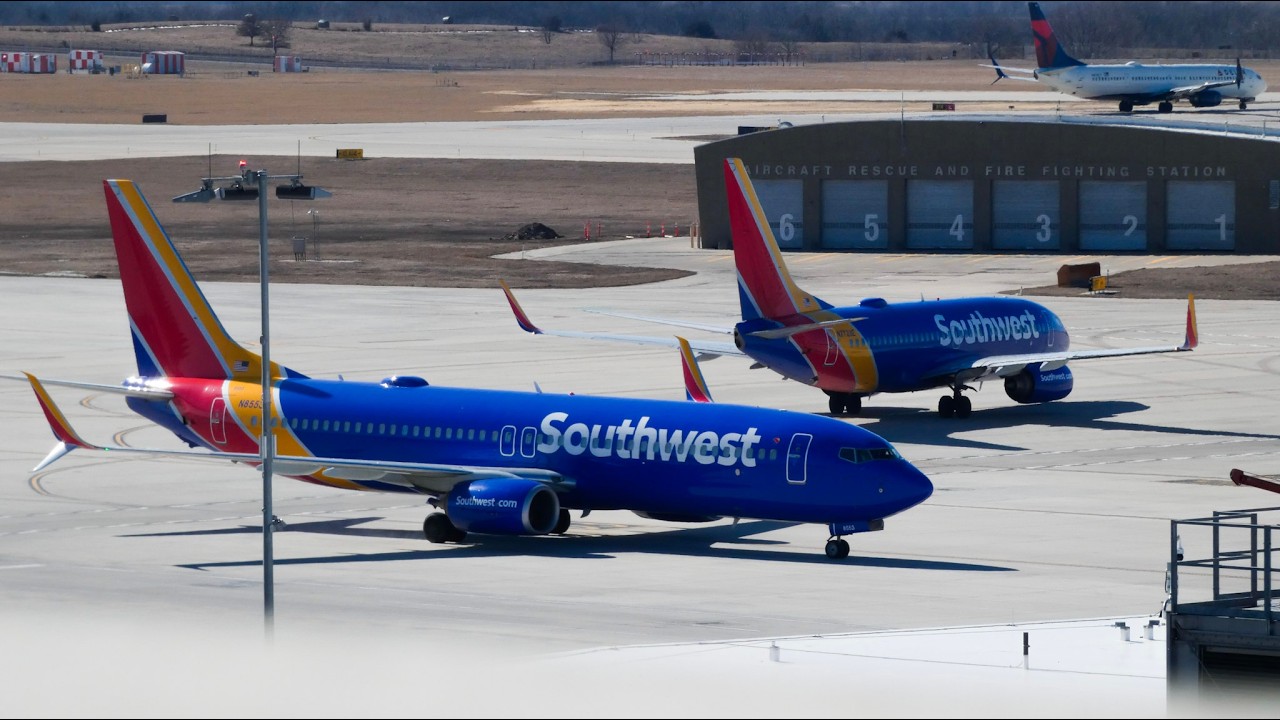 Afternoon plane spotting at MCI || Flint Hills Aviation