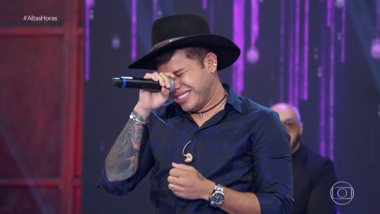 Tierry Chora ao cantar Hackearam-me na parte da Marília